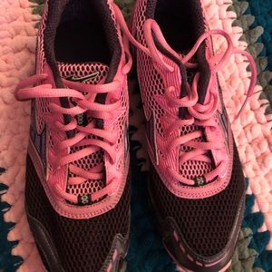 Mizuno new track and field cleats fits size 7